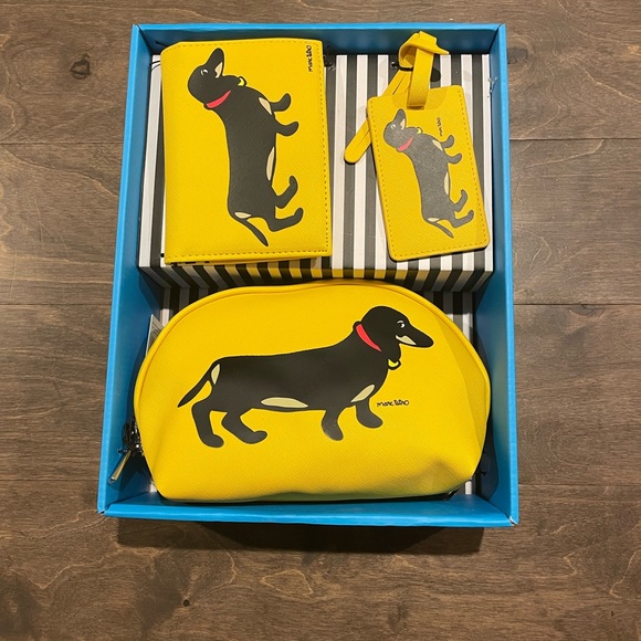 Marc Tetro Dachshund Travel Set - Picture 2 of 3